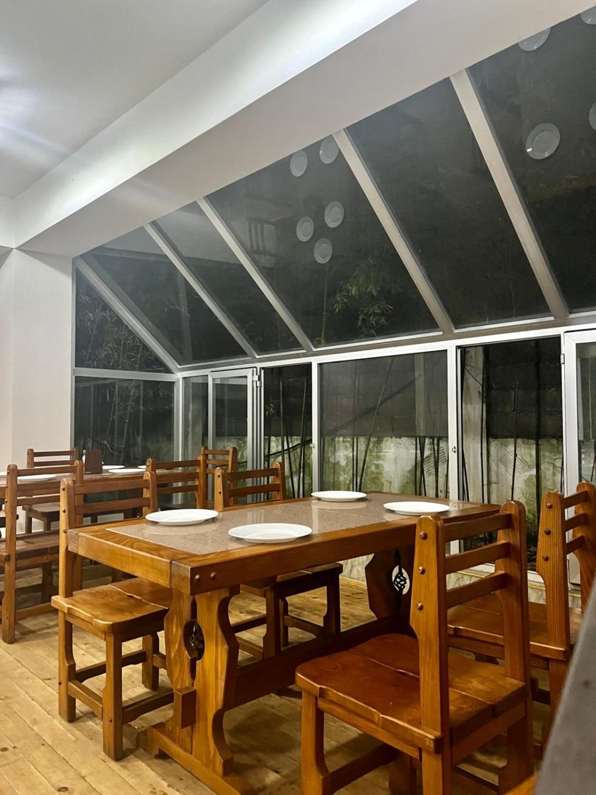 Golden Fleece Hotel Ureki Buitenkant foto
