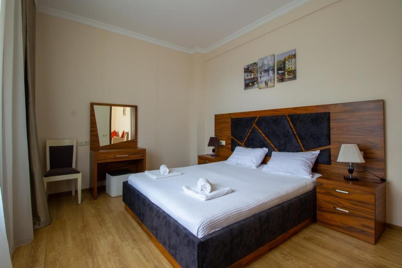 Golden Fleece Hotel Ureki Buitenkant foto
